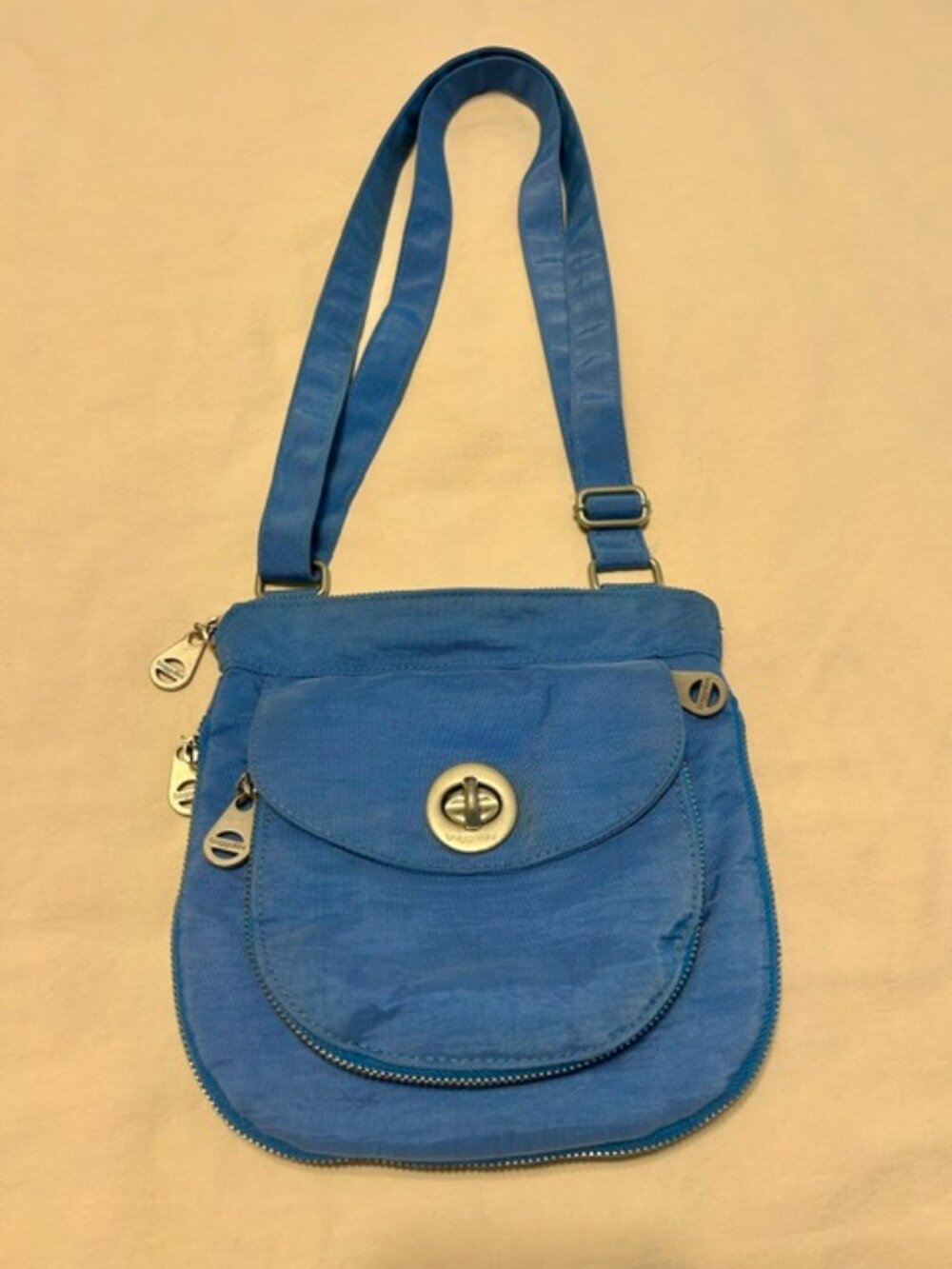 Baggallini Amsterdam Blue Crossbody/Shoulder Bag Turnlock Expandable Lightweight